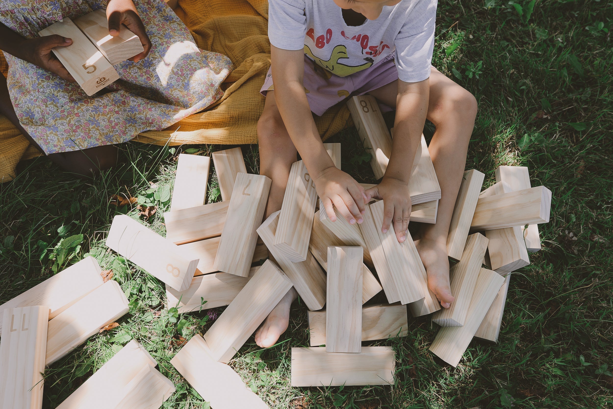 Kinderfeets Riesige Stapler der Liebe: Kinderfeets Gigantische Stapler aus Naturholz 💕