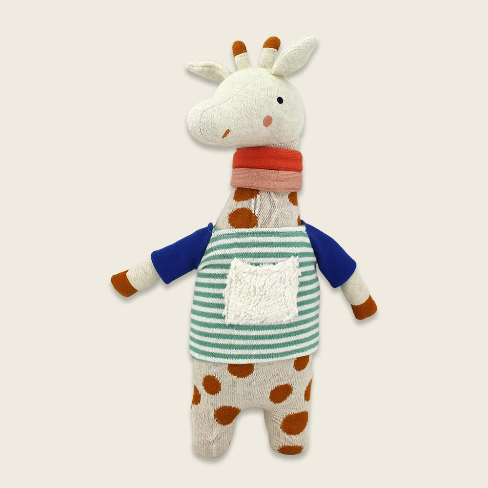 ava&yves Kuscheltier-Giraffe „Maila“ mit gestreiftem Hemd