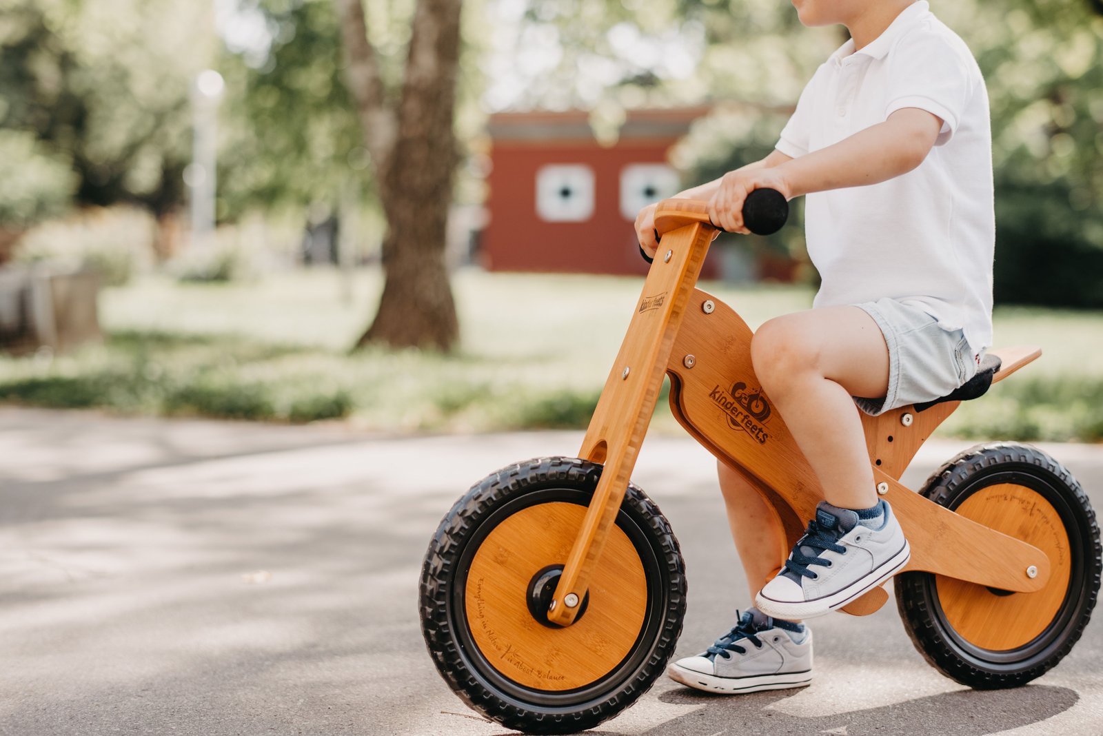 Kinderfeets Kinderfeets Balance Bike: Der Beginn eines unvergesslichen Abenteuers! 🌿💫