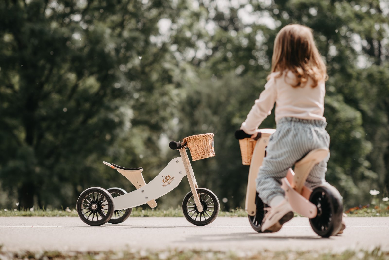 Kinderfeets Kinderfeets Tiny Tot PLUS - Das perfekte Gefährt für dein kleines Abenteuerherz ❤️