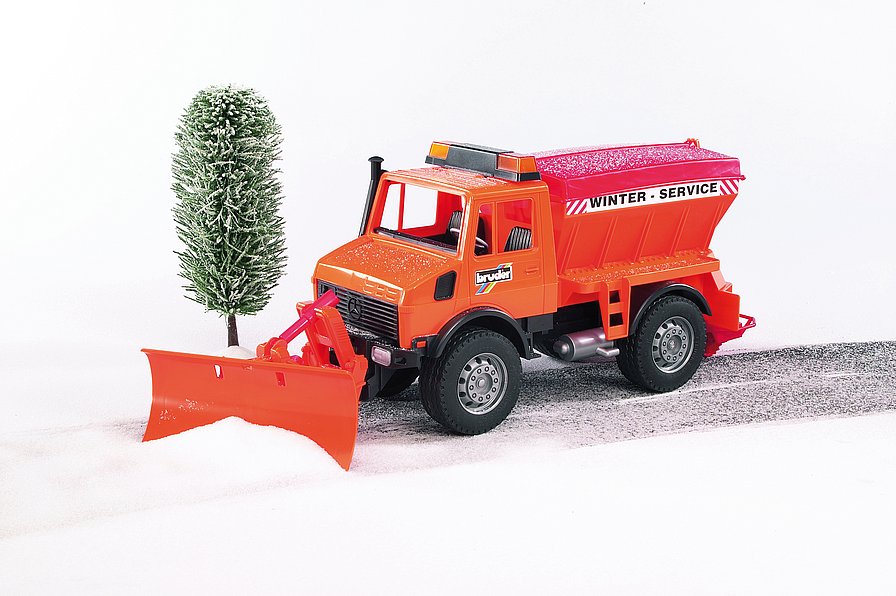 bruder bruder MB-Unimog Winterdienst mit Schneepflug