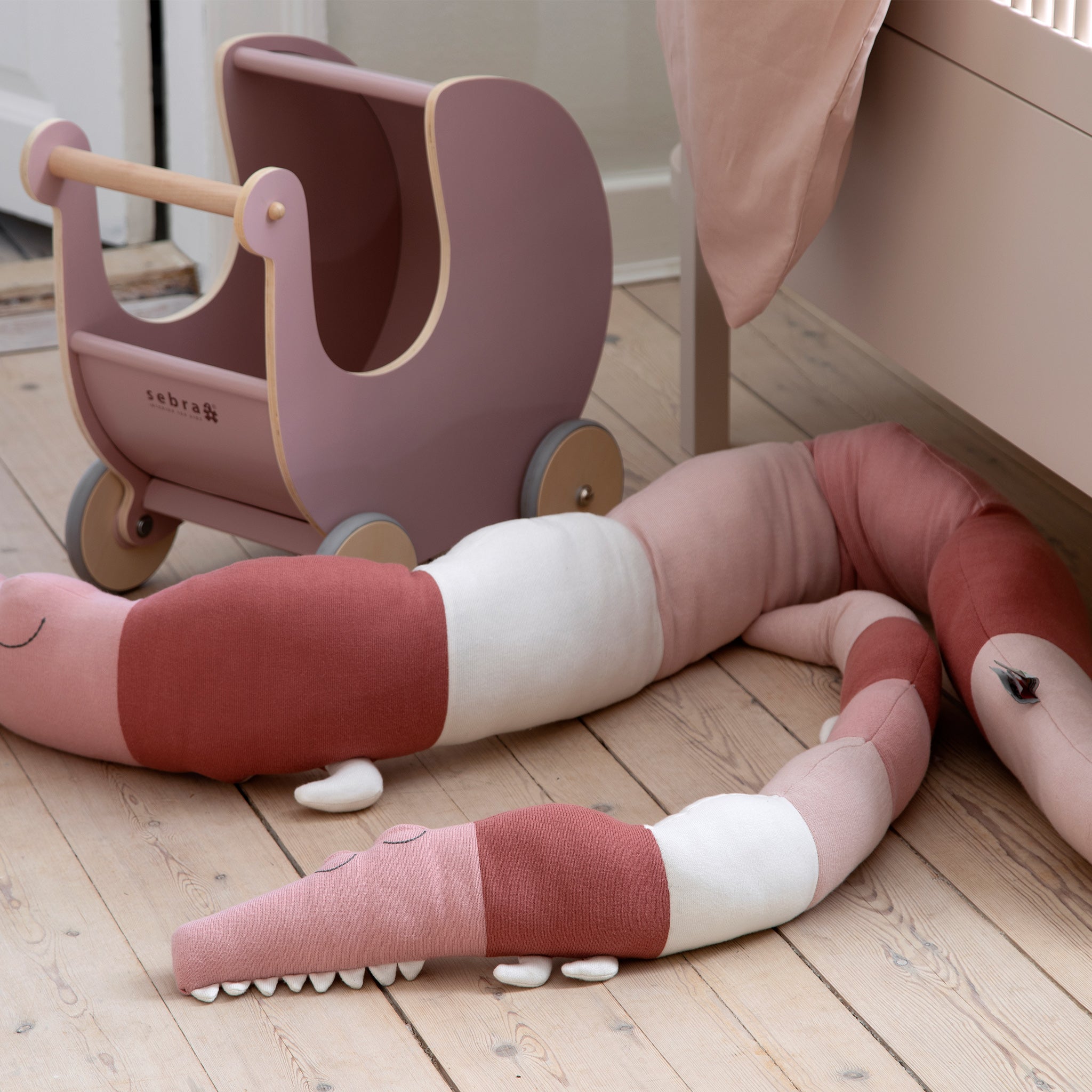 Sebra Sleepy Croc mini, Soft toy - Gestrickten Mini-Kissen - Blossom pink