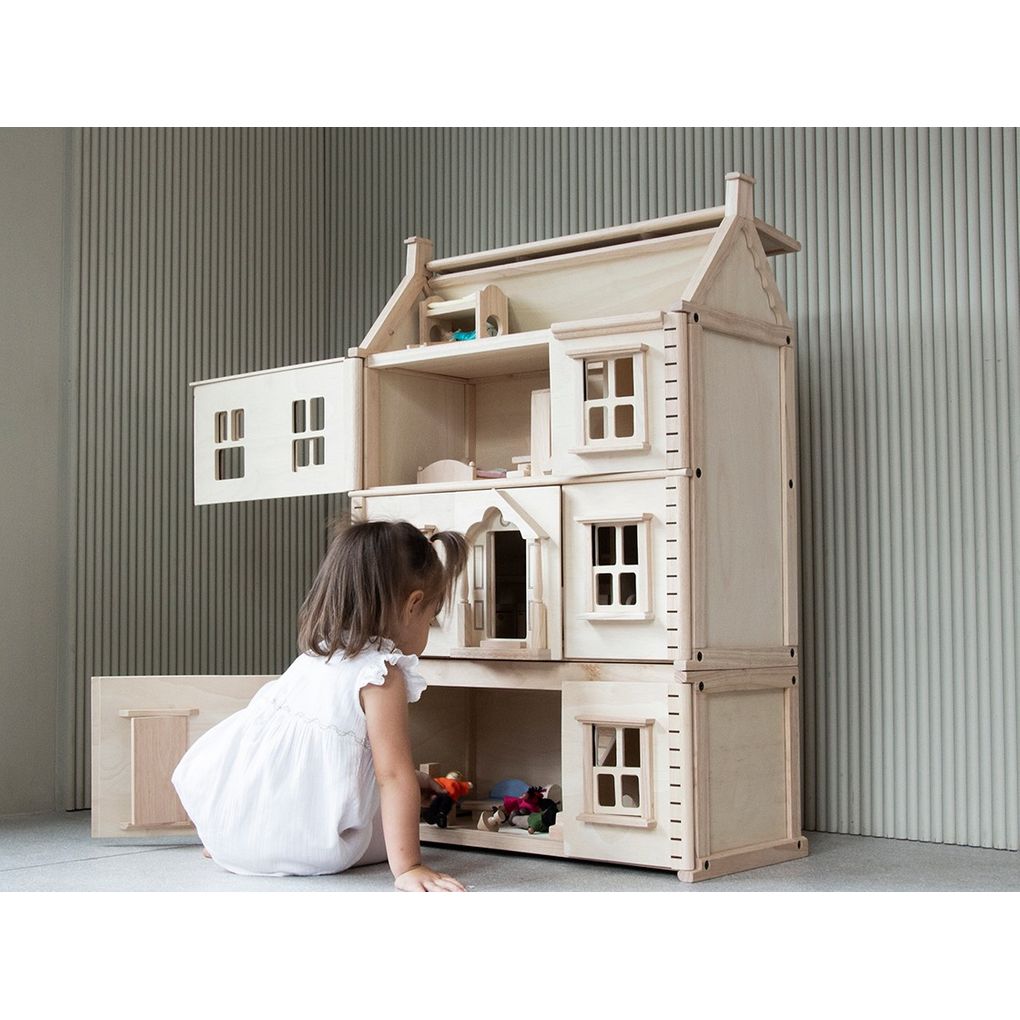 Construction d'une maison à l'échelle 1/12 de style classique français.   Maison de poupée victorienne, Maison de poupée en bois, Maison de poupée