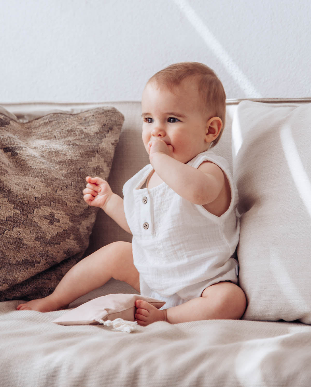 UNIQUE LOVE Weißer Musselin-Body für Babys