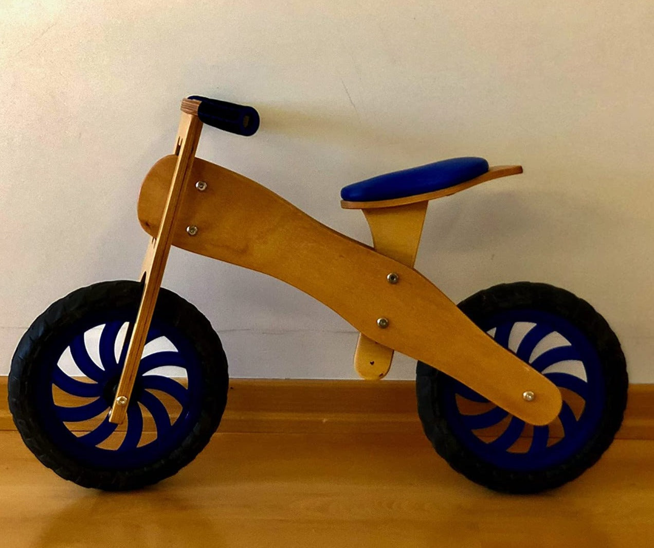 Wooden balance bike clearance halfords