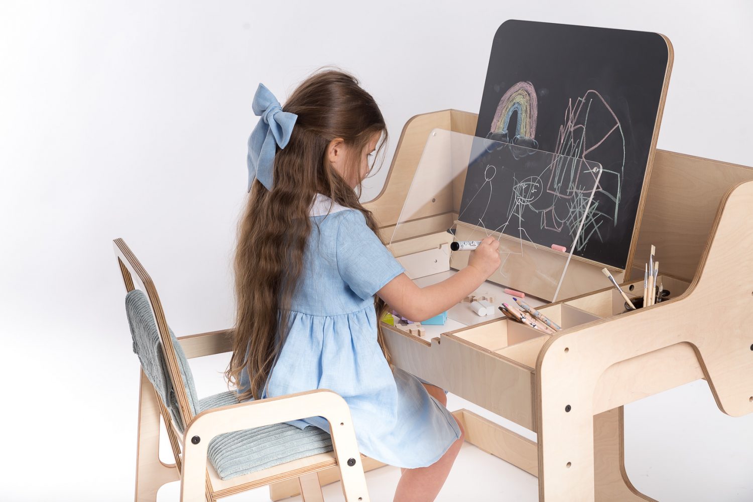 LuuLa Verstellbarer Kinder Montessori Tisch und Stuhl Set LUULA
