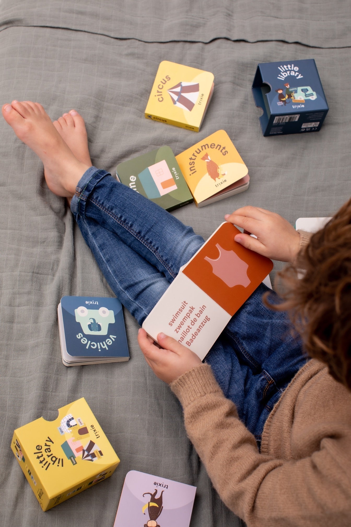 Trixie Entzückende Kleine Bibliothek für Minis - Lerne Wörter mit Spaß! 📚🍎🚗🎸