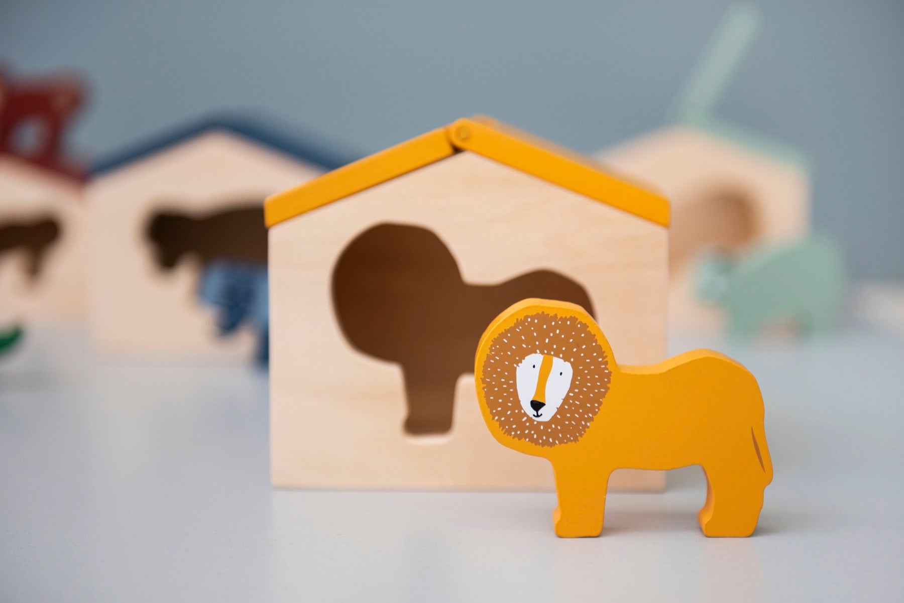 Trixie Das zauberhafte "Holzhaus - Mr. Lion" mit tierischen Freunden und geometrischen Klötzen! 🦁✨
