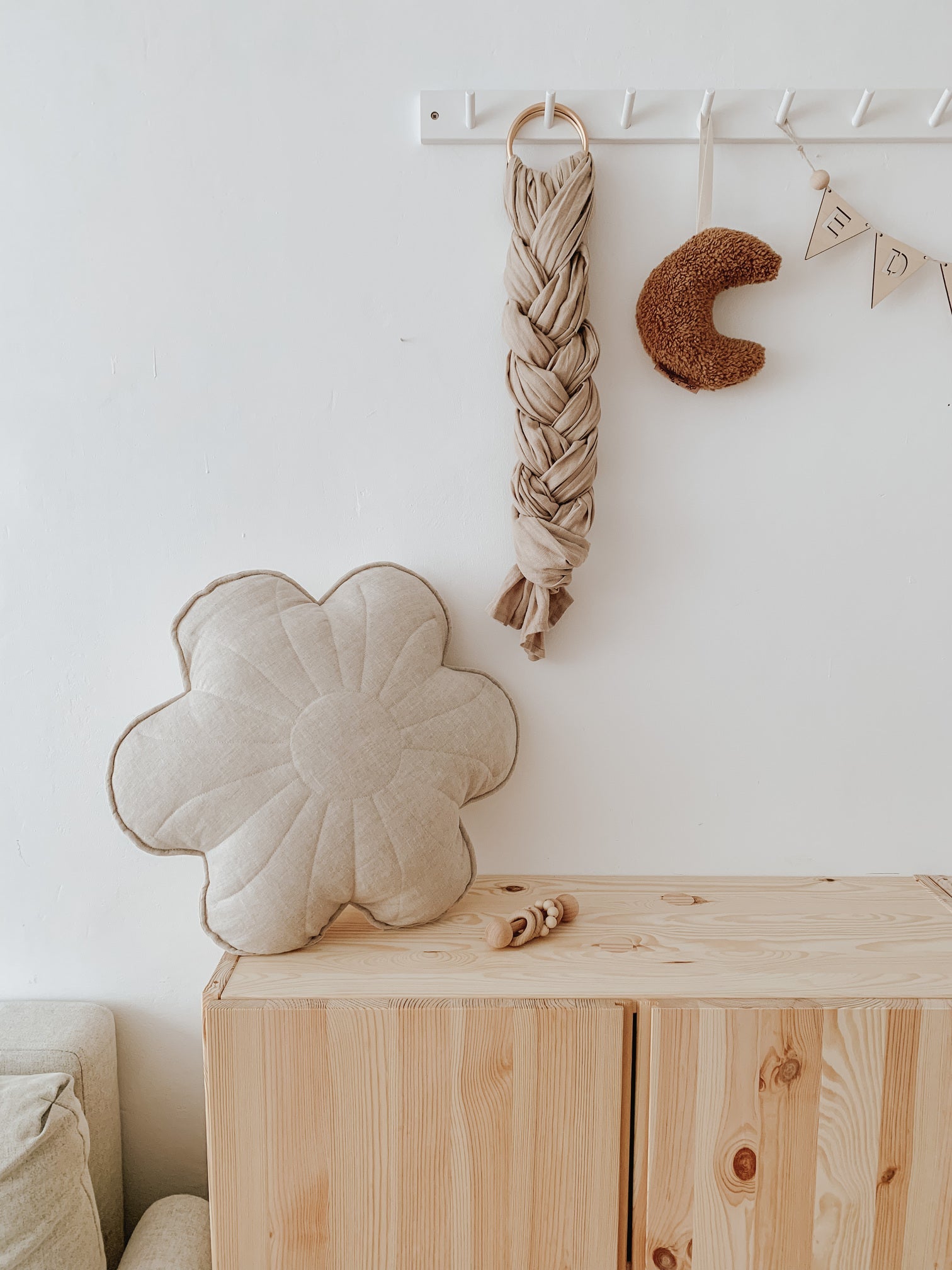 moimili Leinenblütenkissen "Sandlilie": Verleihen Sie Ihrem Zuhause mit diesem Kissen eine natürliche Note