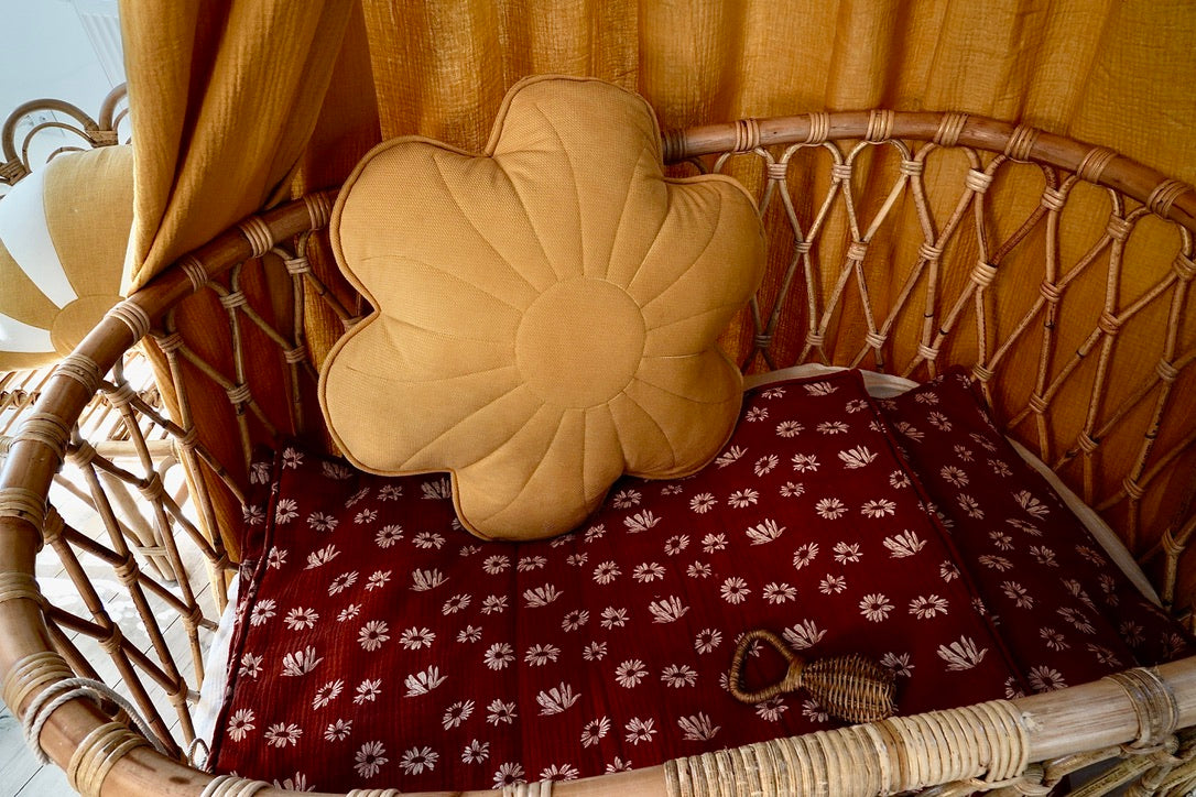 moimili Samtblütenkissen "Honigazalee" - Kissen mit Blumenmuster in Honigfarbe