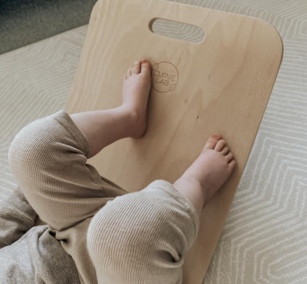 CurveLab Balance Board aus Holz für Kinder, 780x280mm, bis 160kg, ab 1,5 Jahren, leicht & langlebig
