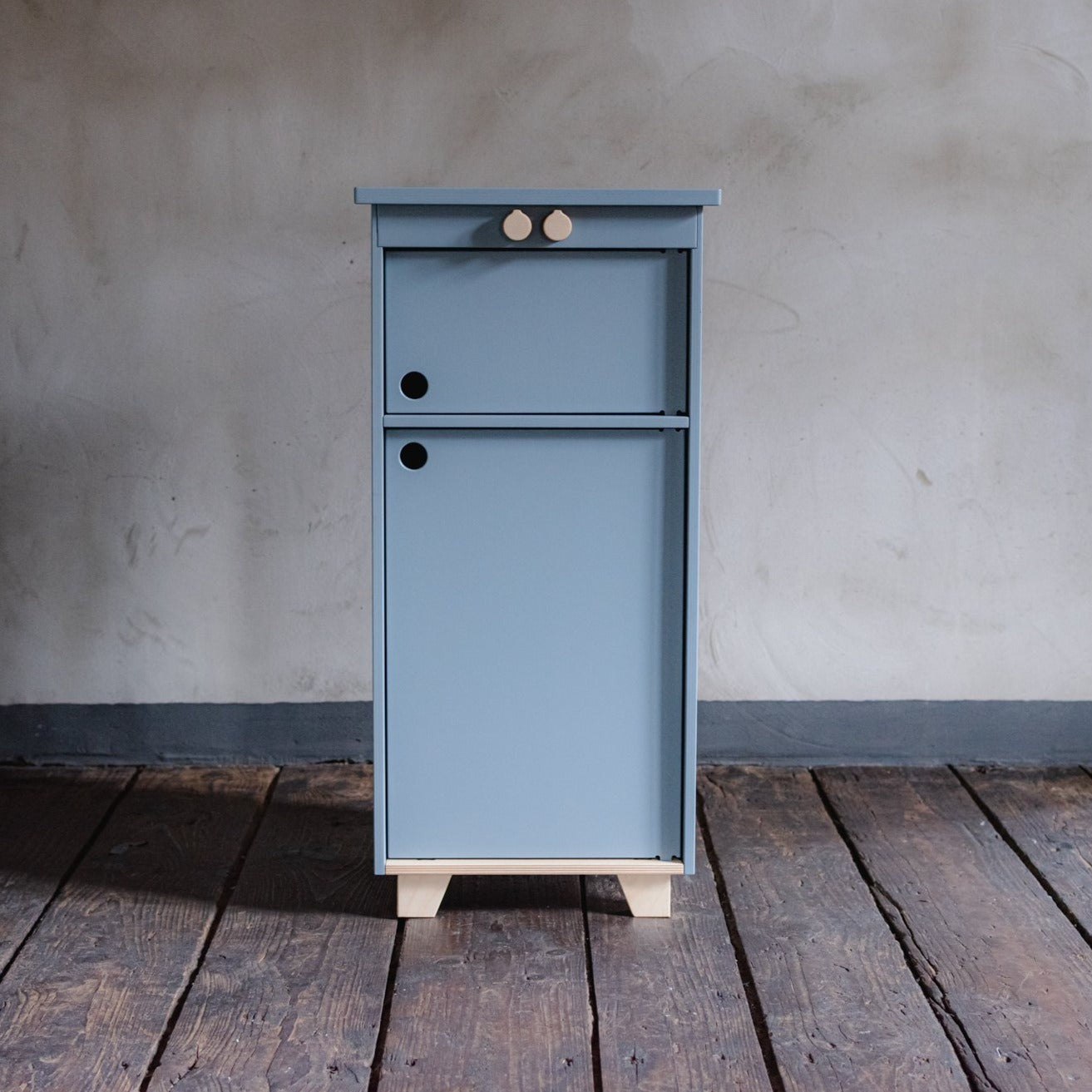 Midmini Kinderzimmer Möbel: Dusty Blue Plyholz-Spielkühlschrank