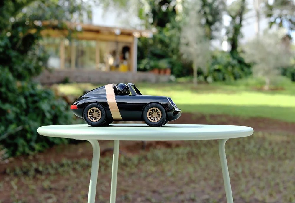Playforever Kinderfreude: Porsche-inspiriertes Spielzeugauto