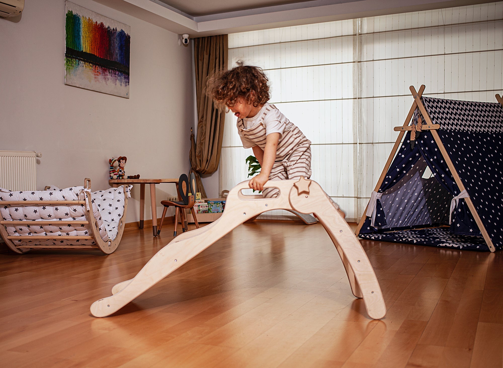 kidodido Faltbare Holzrutsche - Spielzeug für Aktivität und Spaß